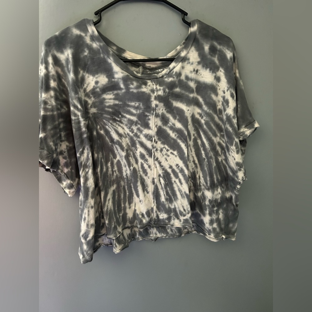 American Eagle Outfitters Gray and White Tie-Dye Tee